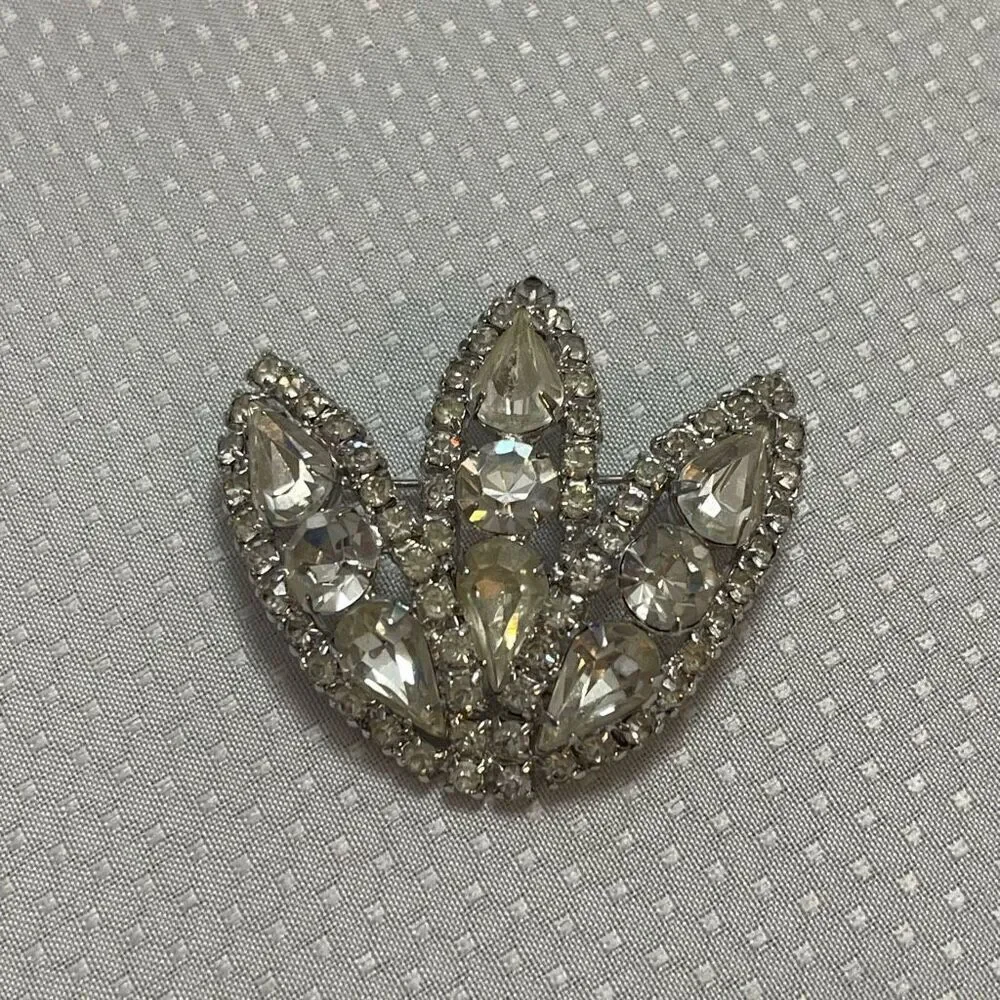 Kramer Of New York Vintage Crystal Rhinestone Brooch Signed